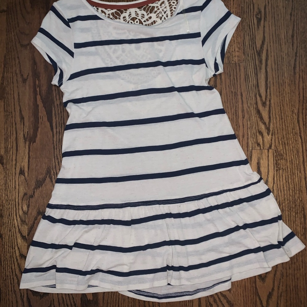 White and navy striped flair shirt